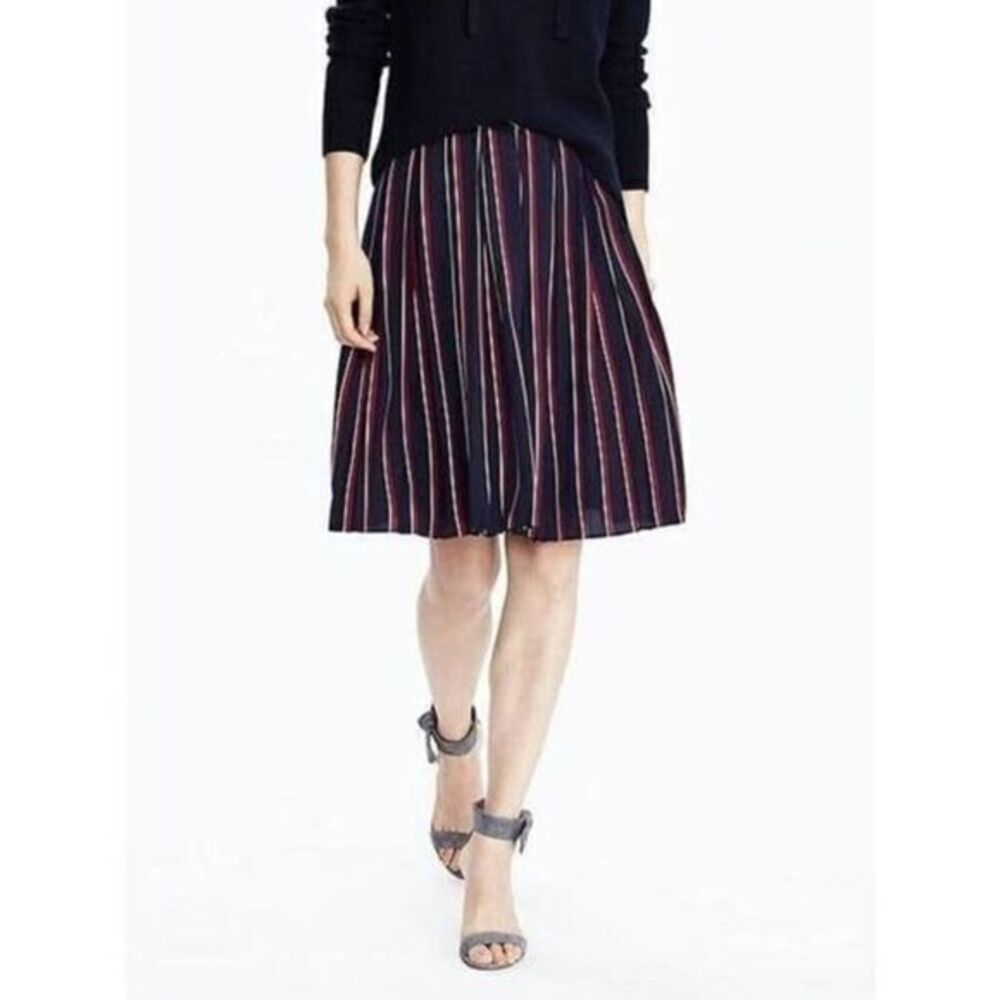 BANANA REPUBLIC Pleated Navy Blue Red White SIZE 10 NWT